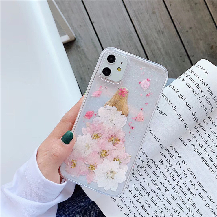 Husa din silicon cu model floral in alb si roz pentru Iphone 11