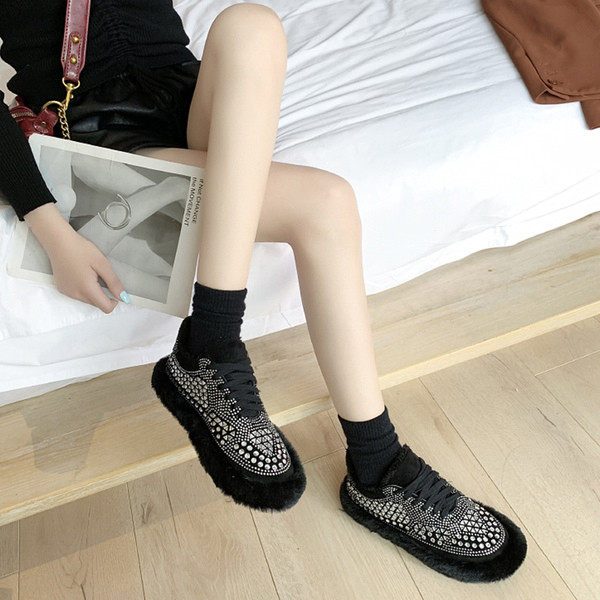 Pantofi casual de damă din puf cu pietre în alb și negru