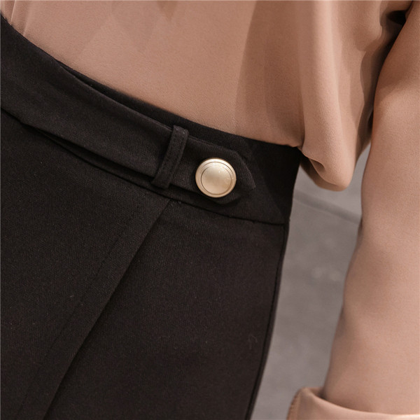 Női aszimmetrikus szoknya két színben, magas derékkal és gombbal