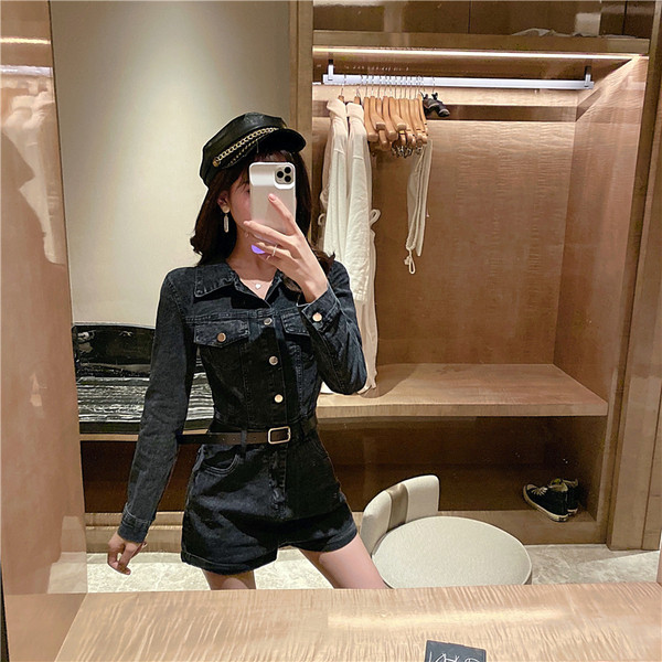 Salopeta scurta din denim cu maneci lungi si nasturi