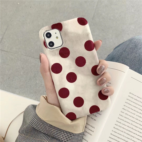 Spate tare pentru Iphone 11 cu puncte în bej