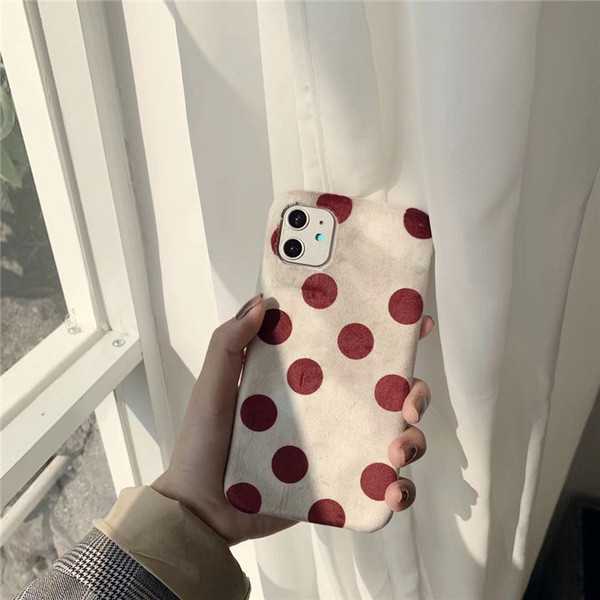 Spate tare pentru Iphone 11 cu puncte în bej