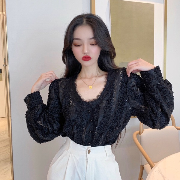 Modern csipke ing V-nyakú fehér és fekete színben