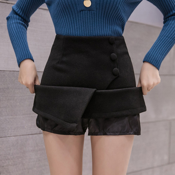 Fusta de dama eleganta in trei culori cu nasturi si talie inalta