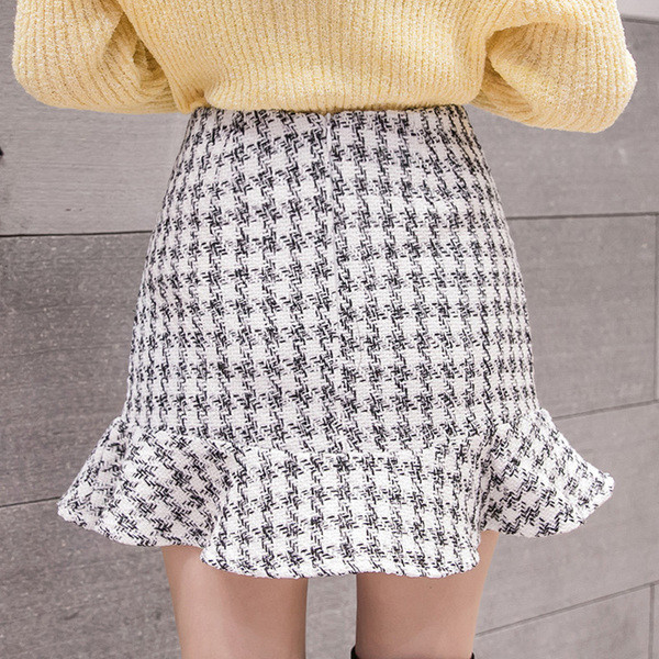Fekete-fehér kockás női szoknya, magas derékkal