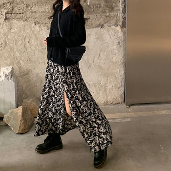 Hosszú szabású ruha hasítékkal, virágmintával