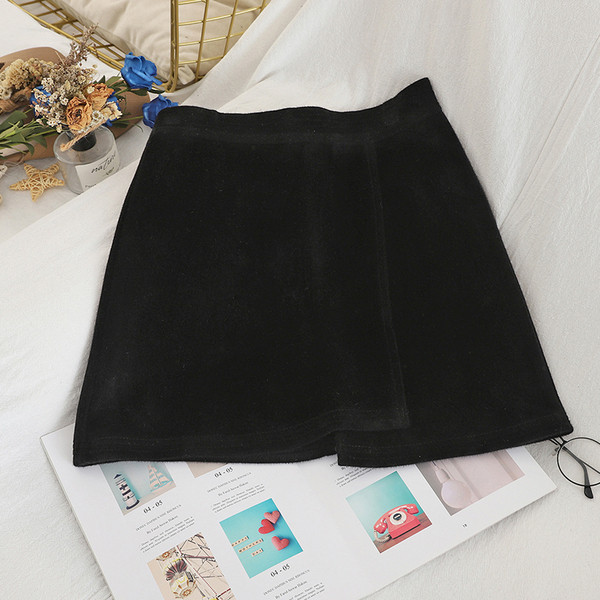 Női aszimmetrikus szoknya négy színben, magas derékkal