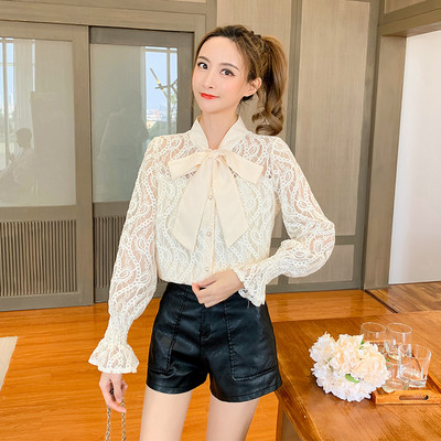 Női csipke ing szalaggal és gombokkal - fehér és fekete gyöngyökkel