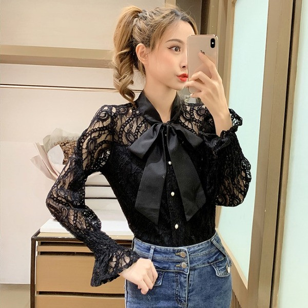 Női csipke ing szalaggal és gombokkal - fehér és fekete gyöngyökkel