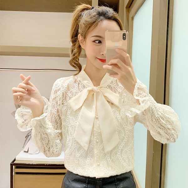 Női csipke ing szalaggal és gombokkal - fehér és fekete gyöngyökkel