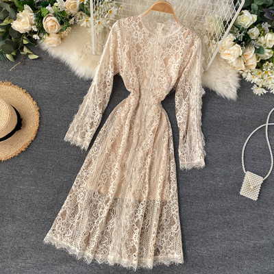 Hátul cipzáras női csipkeruha három színben