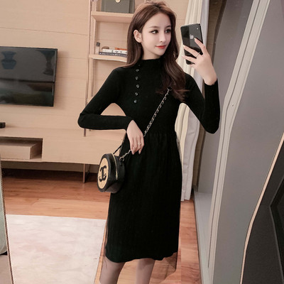 Hétköznapi női ruha három színben, gombokkal és tüllel