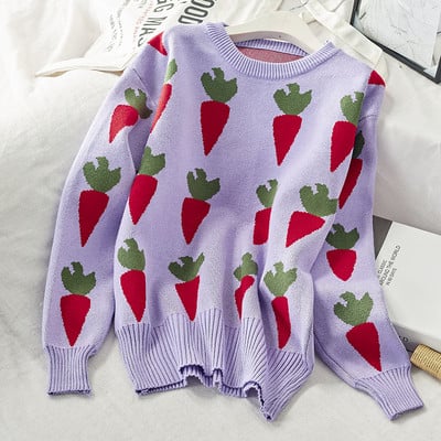 Női téli pulóver színes hímzéssel, kerek nyakkivágással