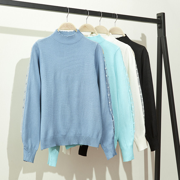 Pulover de dama modern cu decolteu rotund si dantela pe maneci