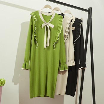 Női téli ruha hosszú szalagos modellel zöld és bézs színben