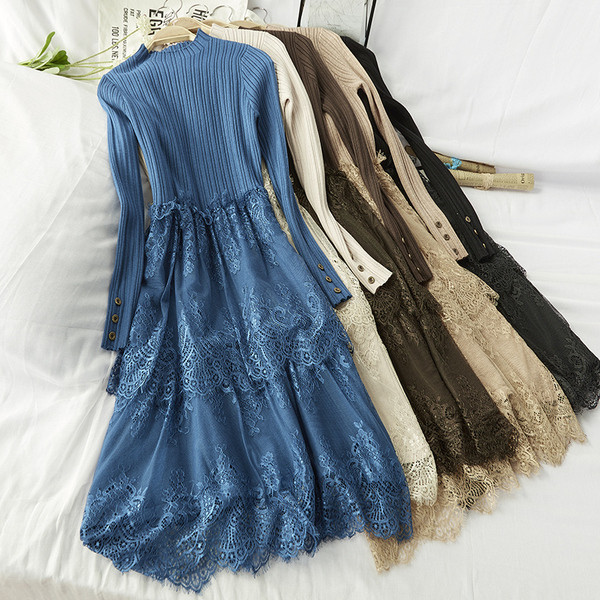 Rochie moderna de dama cu maneci lungi si dantela in negru, alb si albastru