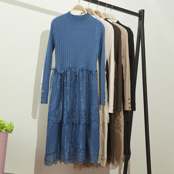 Rochie moderna de dama cu maneci lungi si dantela in negru, alb si albastru