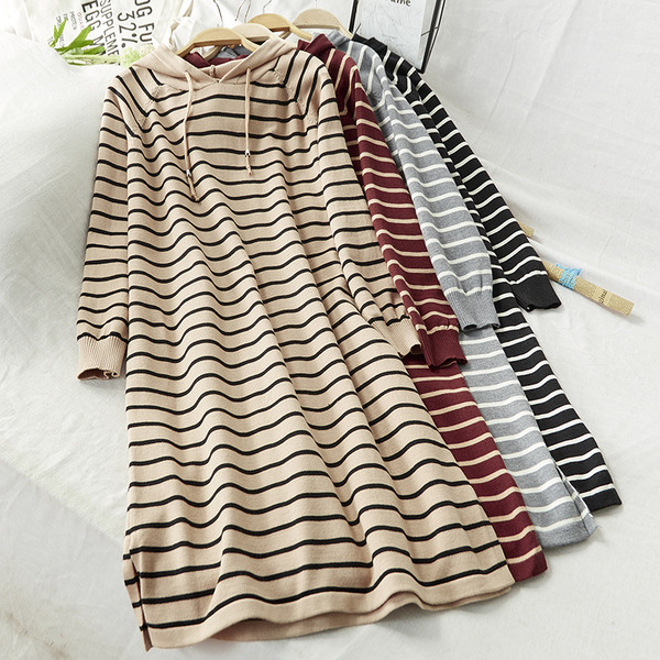 Csíkos női ruha kapucnival - hosszú modell több színben