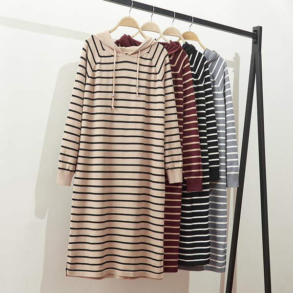 Csíkos női ruha kapucnival - hosszú modell több színben