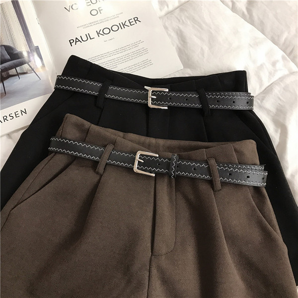 Új modell női rövidnadrág övvel és zsebekkel több színben - magas derék