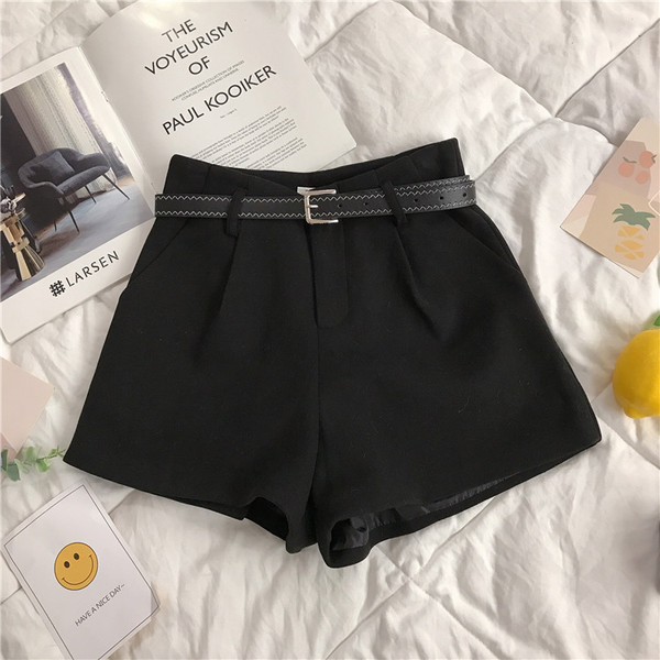 Új modell női rövidnadrág övvel és zsebekkel több színben - magas derék