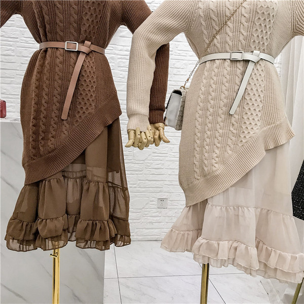 Aszimmetrikus női kötött ruha két részből