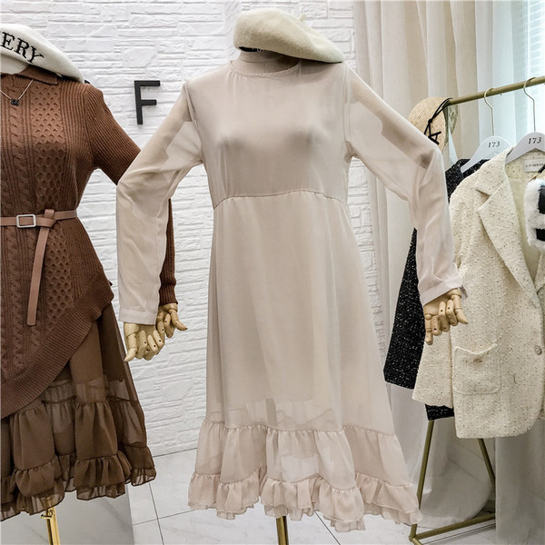 Aszimmetrikus női kötött ruha két részből