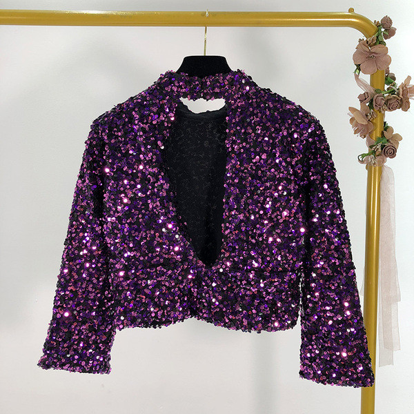 Modern rövid lila blúz flitterekkel