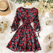 Rochie moderna de dama cu decolteu in V si model floral