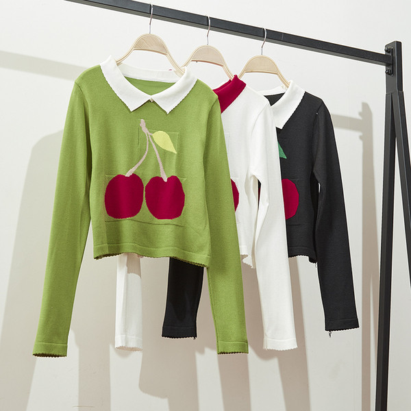 Női blúz rátéttel és klasszikus gallérral zöld, fekete és fehér színben