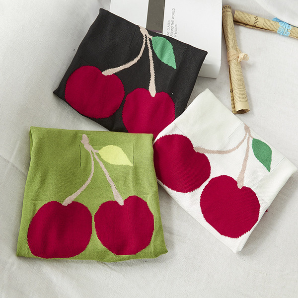 Női blúz rátéttel és klasszikus gallérral zöld, fekete és fehér színben