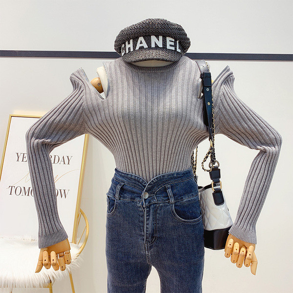 Női pulóver cipzárral és ovális nyakkivágással, négy színben