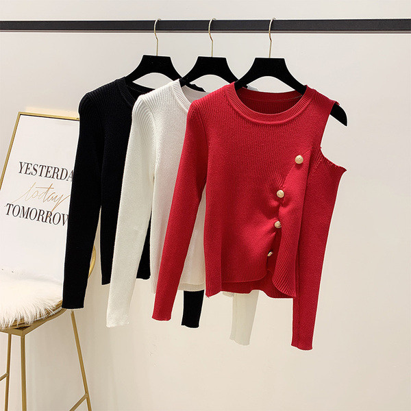 Pulover de damă cu umăr tăiat și nasturi în alb, roșu și negru