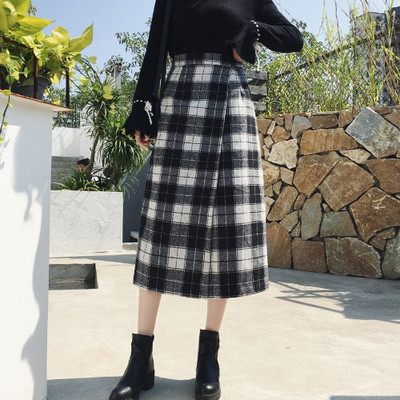 Hosszú kockás szoknya magas derékkal és hasítékkal