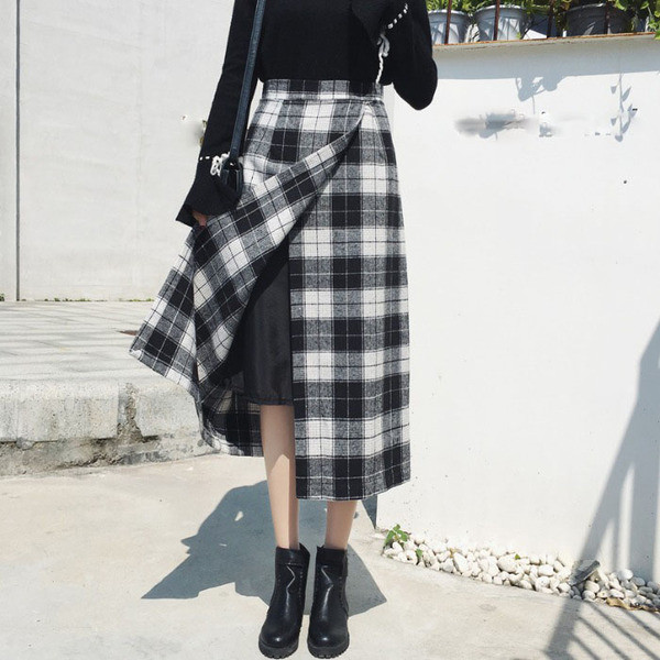 Hosszú kockás szoknya magas derékkal és hasítékkal