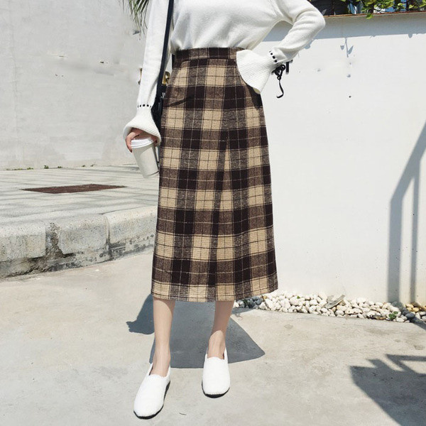 Hosszú kockás szoknya magas derékkal és hasítékkal
