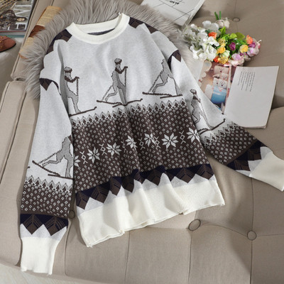 Karácsonyi motívumú, kerek nyakkivágású női pulóver fehér, fekete és piros színben