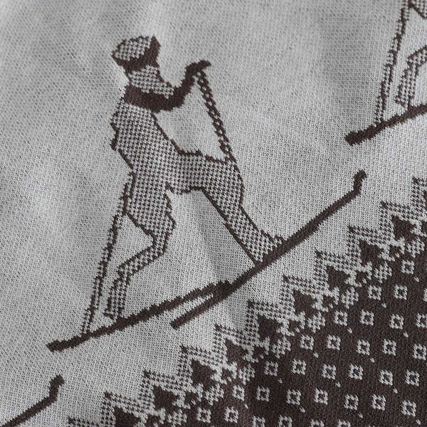 Karácsonyi motívumú, kerek nyakkivágású női pulóver fehér, fekete és piros színben