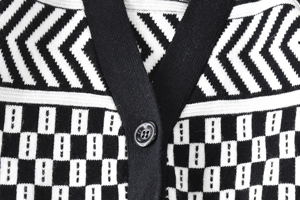 Vesta casual dama cu nasturi si decolteu in V