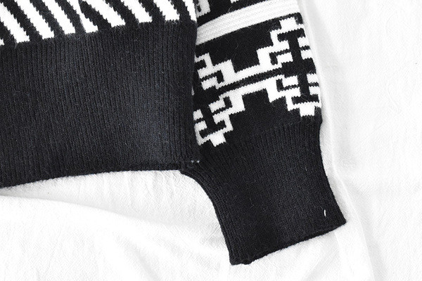 Vesta casual dama cu nasturi si decolteu in V