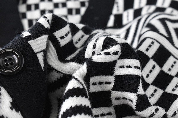 Vesta casual dama cu nasturi si decolteu in V