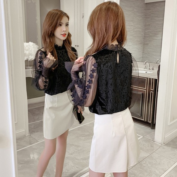 Bluză de damă modernă din catifea și mâneci din tul în negru și bej