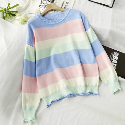 Női csíkos blúz széles modellel és kerek gallérral