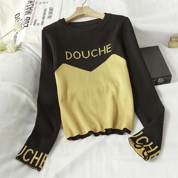 Női őszi blúz fehér, fekete és sárga felirattal