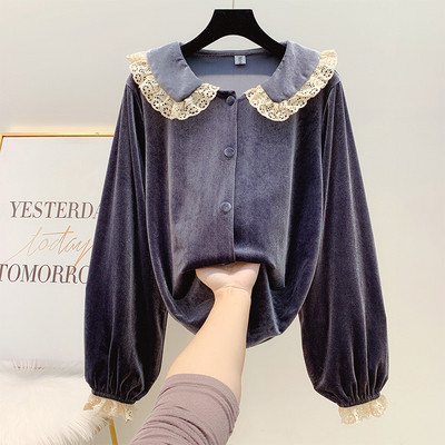 Cămașă de damă din catifea cu dantelă și nasturi