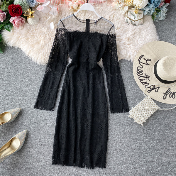 Hosszú női csipkeruha fehér és fekete színben