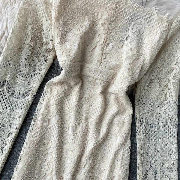 Hosszú női csipkeruha fehér és fekete színben