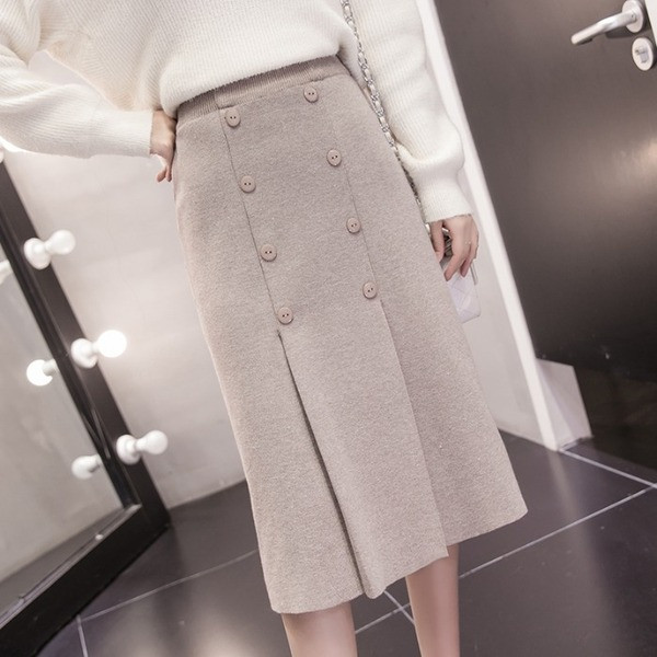 Fusta lunga tricotata cu nasturi in bej, maro si negru