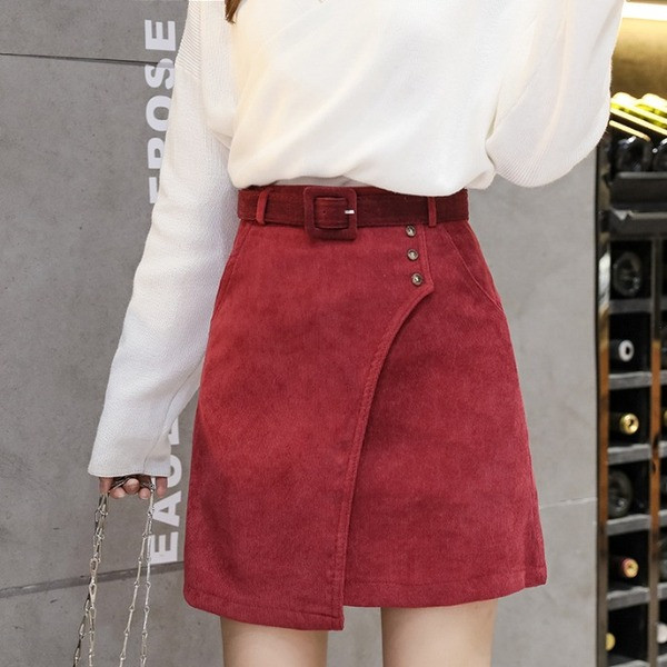 Fusta scurta asimetrica din catifea cu centura