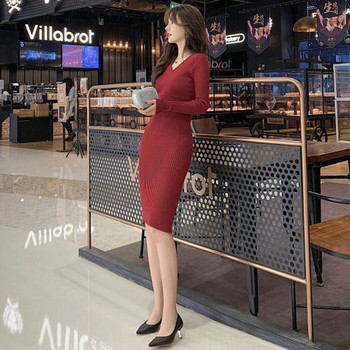 Модерна дамска рокля Slim модел с шпиц деколте и дълъг ръкав в червен и черен цвят